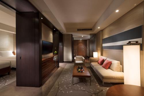 Staycation Offer - Twin Suite with City View