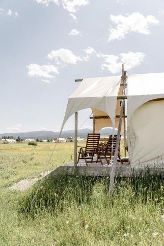 Deluxe Tent with Kids Tent