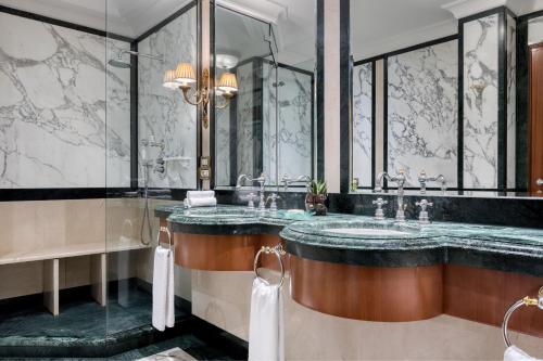Executive Acropolis Suite 1 Bedroom Suite, 1 King, City view