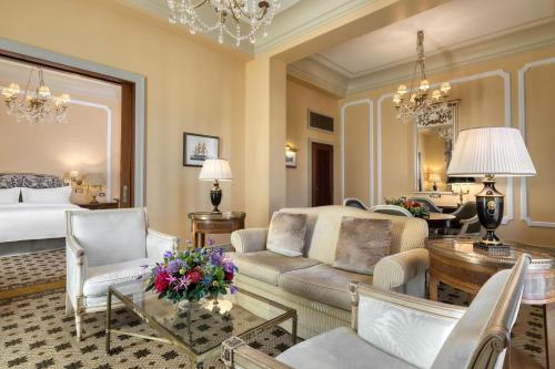 Grand Deluxe Suite, 2 Bedroom Suite, City view