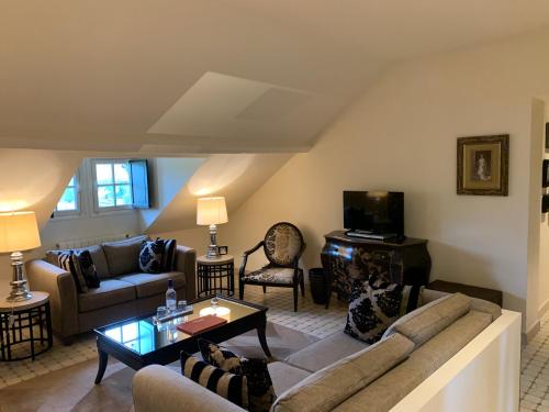 Presidential Apartment - 640 ft² Parking Included