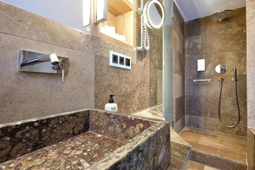 Suite with Mountain View