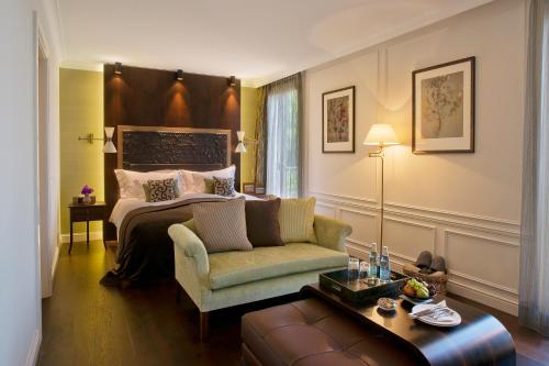Superior room with lake view