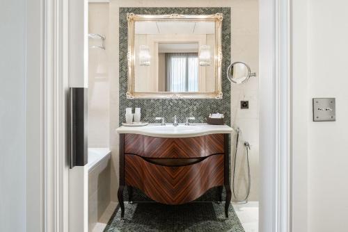Superior room with lake view