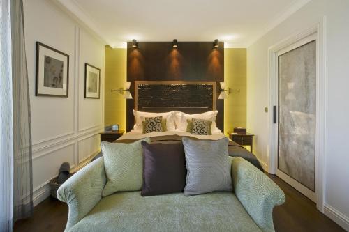 Double Room with Balcony and Lake View