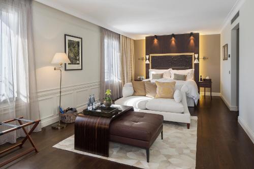 Junior Suite With Mountain View