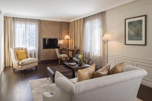Junior Suite With Mountain View