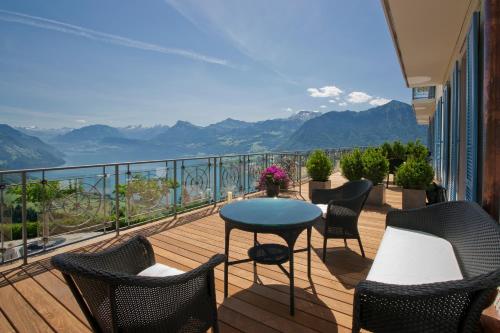 Junior Suite with Terrace and Lake View