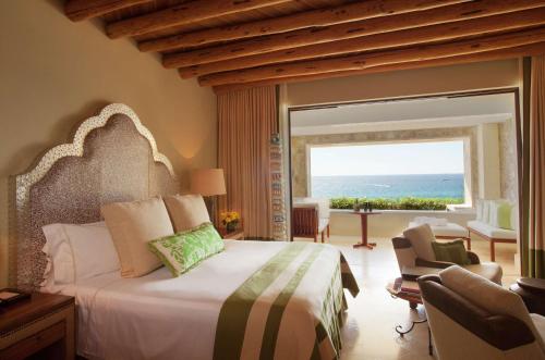 Deluxe King Room with Ocean View