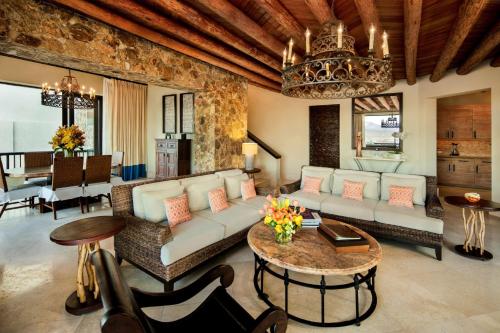 Four-Bedroom Suite with Marina View