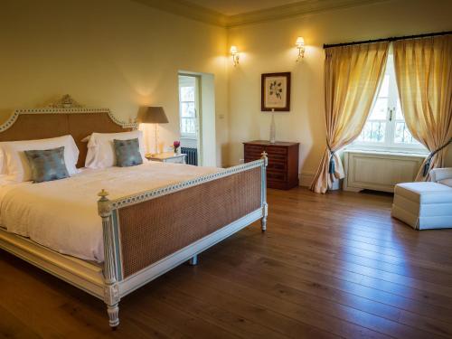 Deluxe Double Room with Valley View