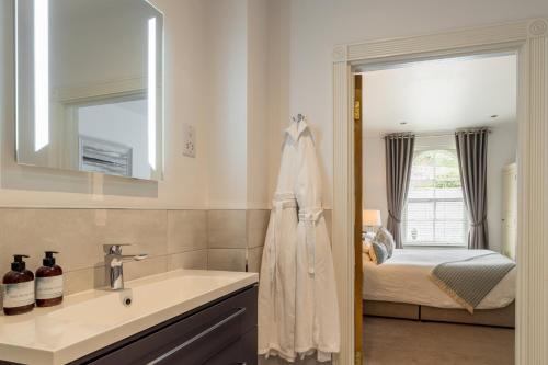 Classic Room - with street facing view 