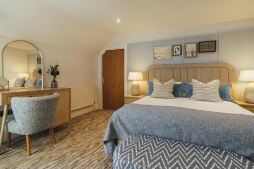 Superior Room - With Partial River View 