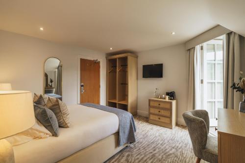 Superior Room - With Partial River View 