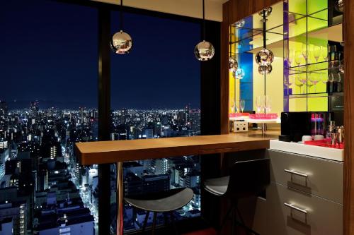 Guest Room with  2 Double, Skyline view, High floor