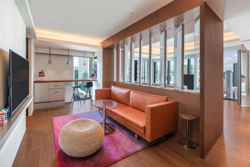 Urban King Suite with One King Bed