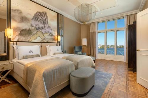 Superior Suite, 1 Bedroom Suite, 2 Twin/Single Bed(s)