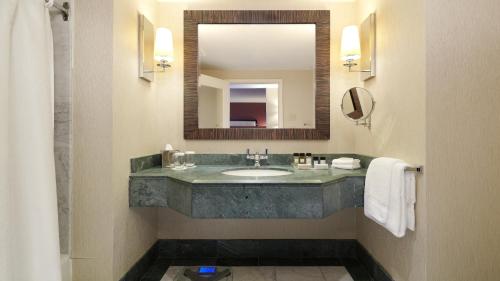 Classic Double Room with Two Double Beds and View