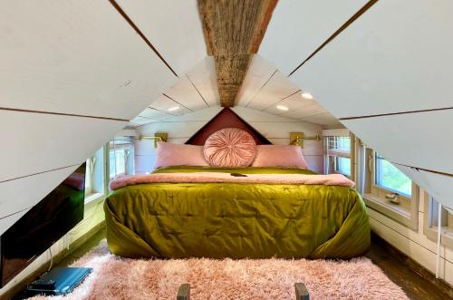 Family Room with Mountain View