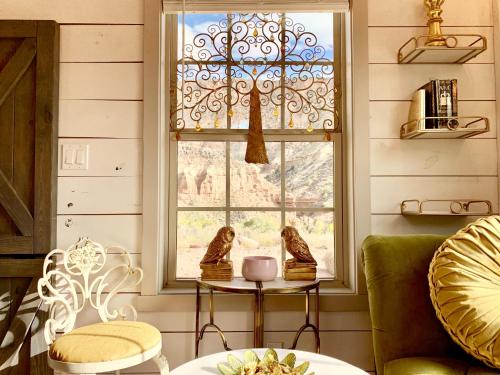 Family Room with Mountain View