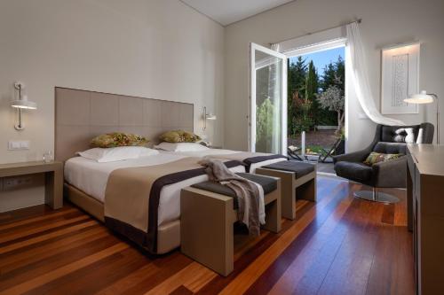 Classic Room with Balcony Garden View