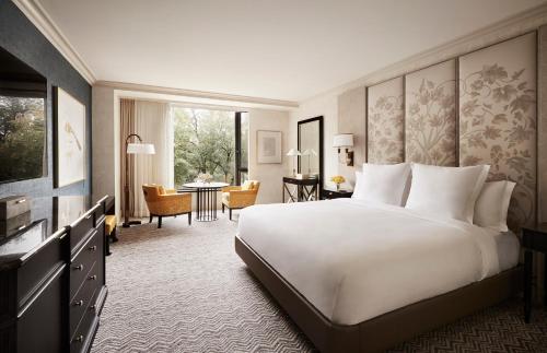 Deluxe Garden Room One King Bed