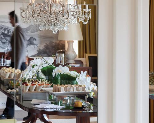 Royal One-Bedroom Suite
