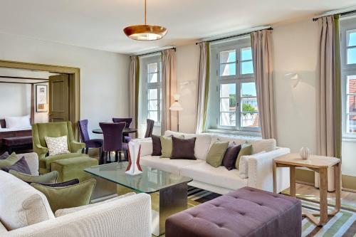 Executive Suite, 1 Bedroom Suite, 1 King, Prague City view