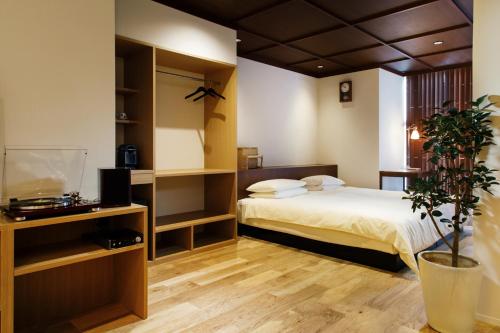 Semi Suite