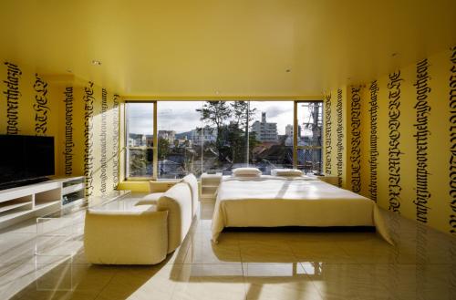 Semi Suite