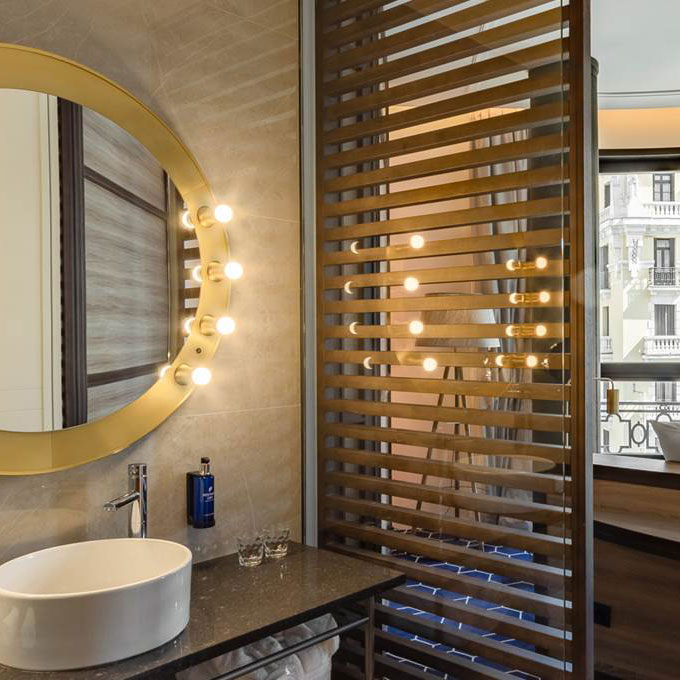 Deluxe Grand View
