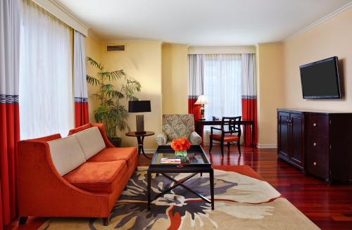 Grand King Suite