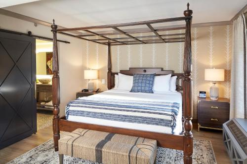 1 King Bed, Studio Suite, Non-Smoking