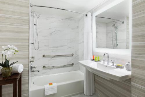 Queen Room with Two Queen Beds - Mobility Access/Non-Smoking
