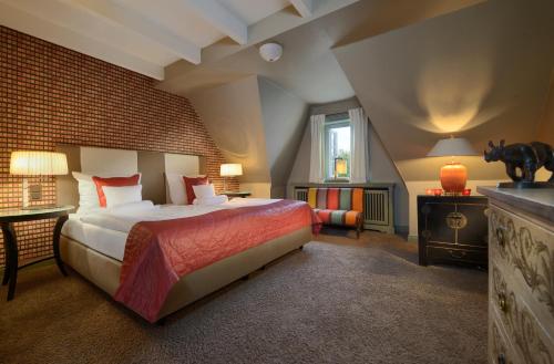 Suite with Garden View