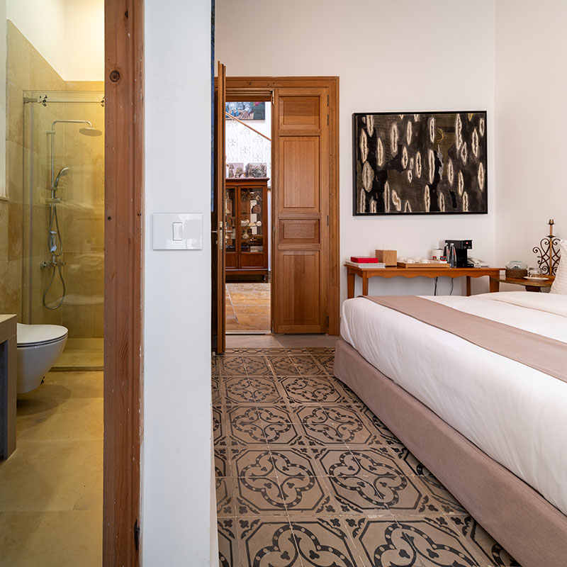 Petite Classic Room
