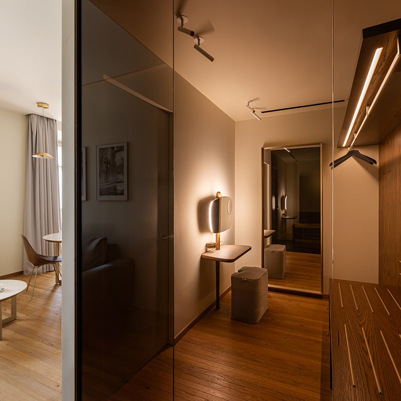 Junior Suite with Lake View