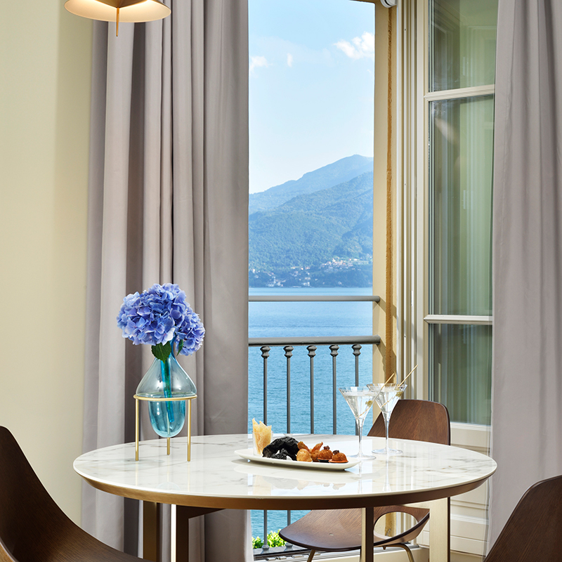 Junior Suite with Lake View