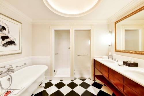 Personality King Suite Panoramic View