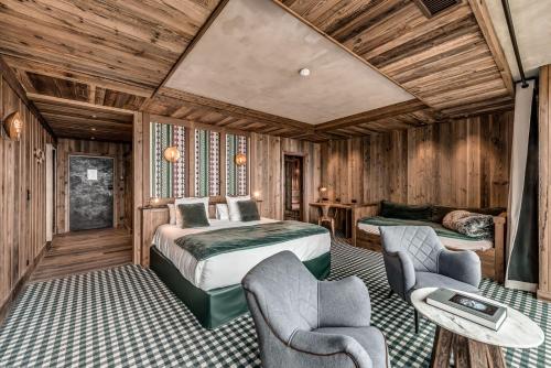 Deluxe Family Room