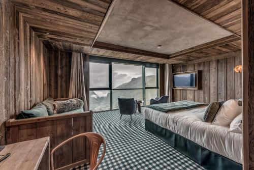 Deluxe Family Room