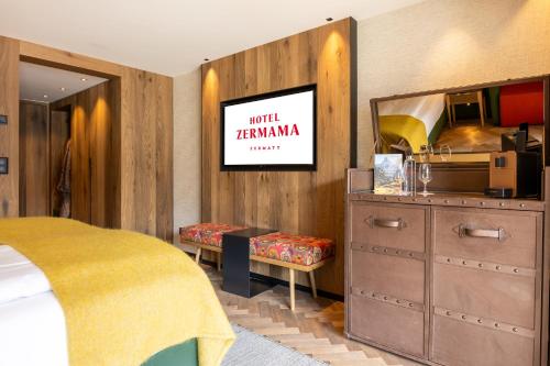 Twin Room with Balcony and Matterhorn View