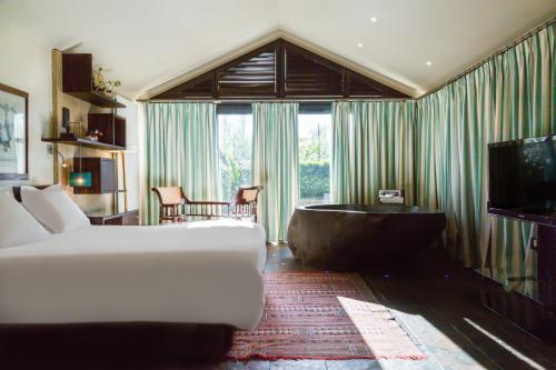 Deluxe Junior Suite