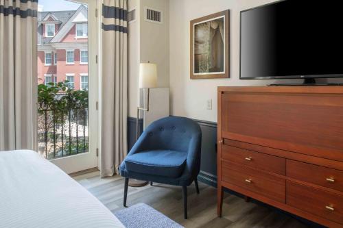 Garden View King Room