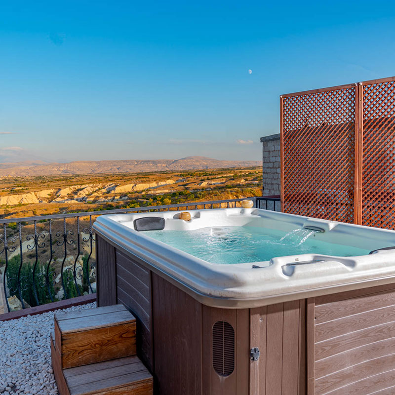 Deluxe Room with Outdoor Hot Tub