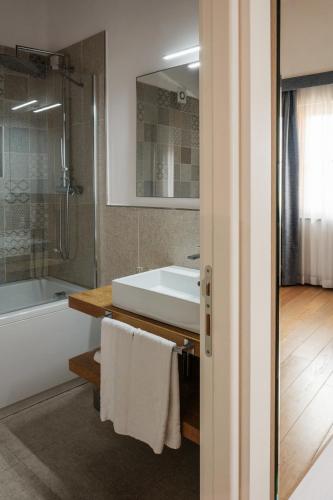 One Bedroom Apartment