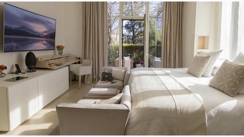Comfort Double Room with Private Terrace - Spa Access