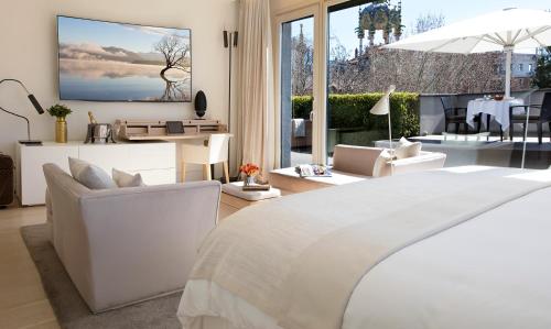 Penthouse with Private Jacuzzi and Terrace - Spa Access