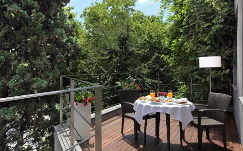 Penthouse with Private Jacuzzi and Terrace - Spa Access