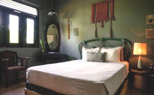 Queen Room